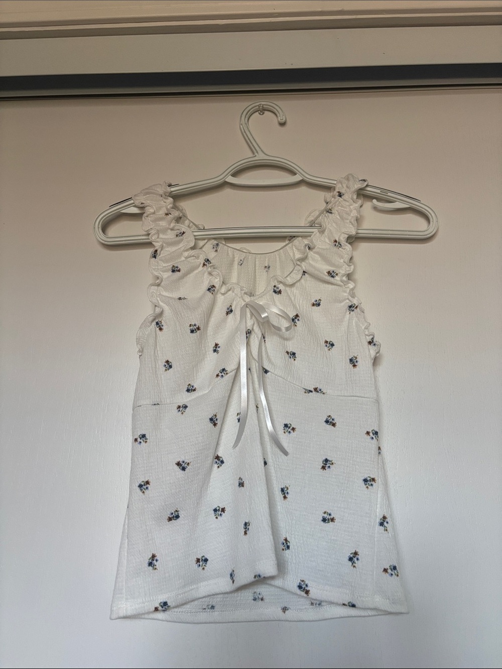 White Floral Ruffle Tie-Front Tank Top